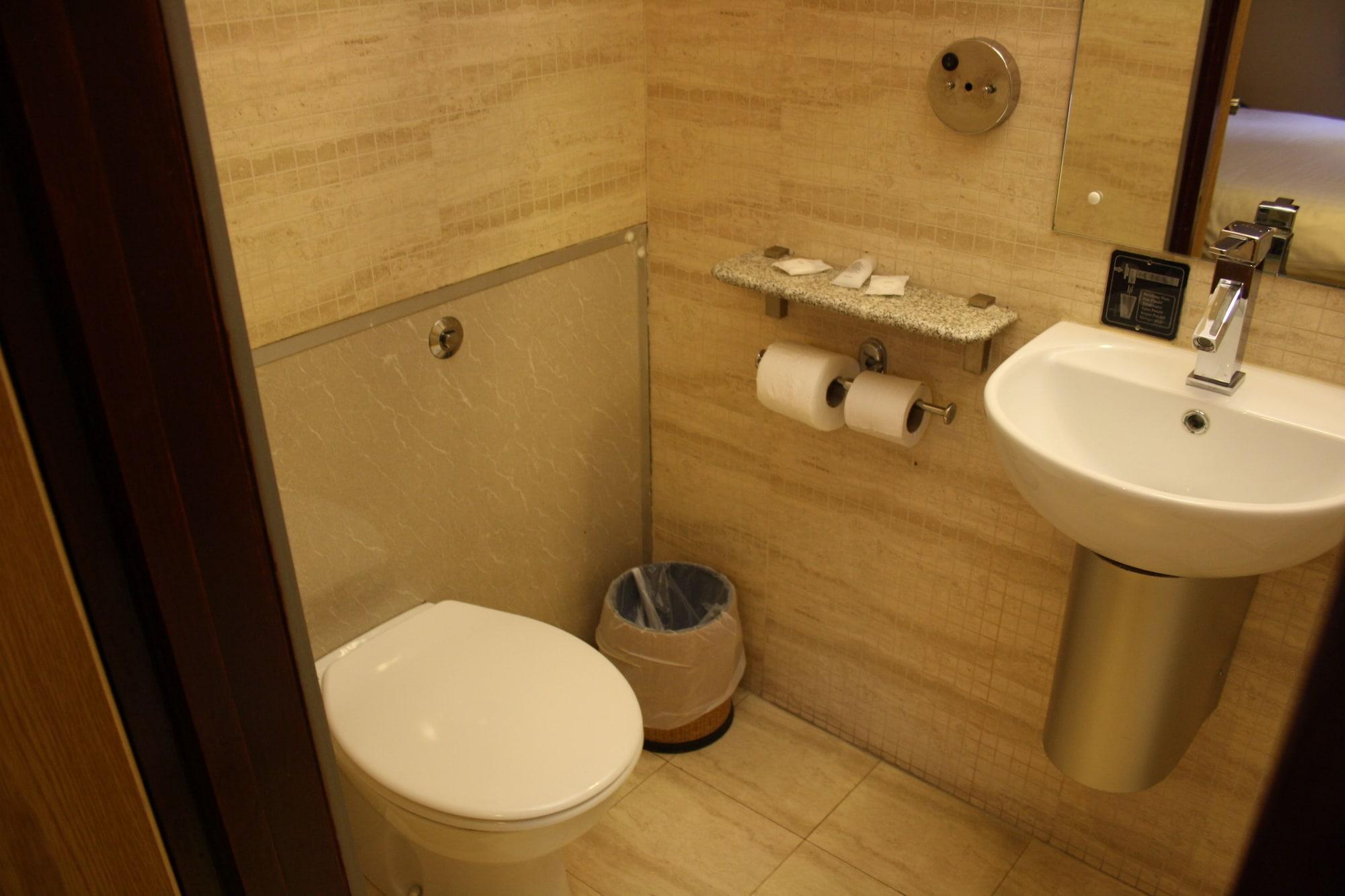 Eurotraveller Hotel- Express Лондон Екстер'єр фото