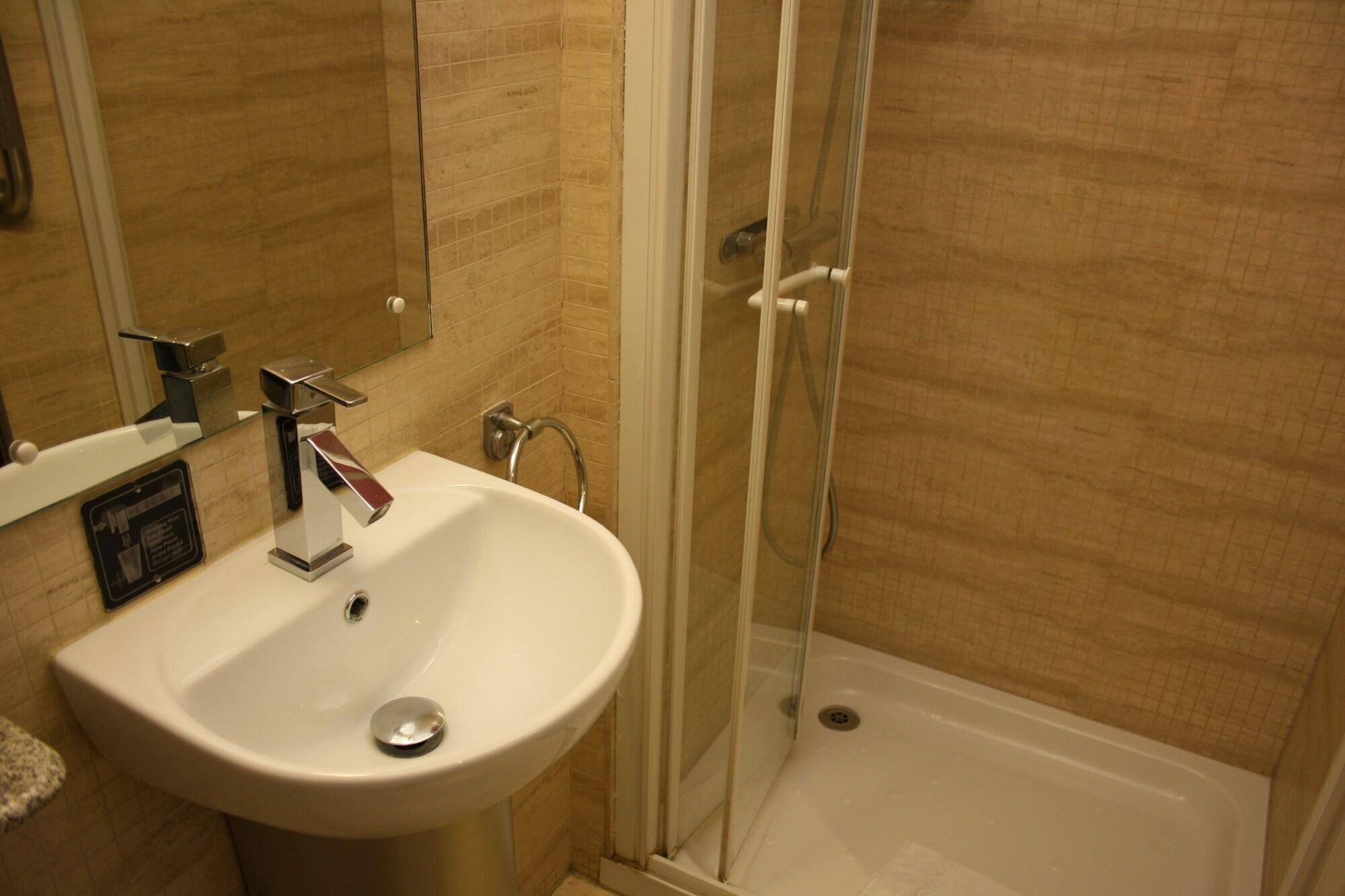 Eurotraveller Hotel- Express Лондон Екстер'єр фото