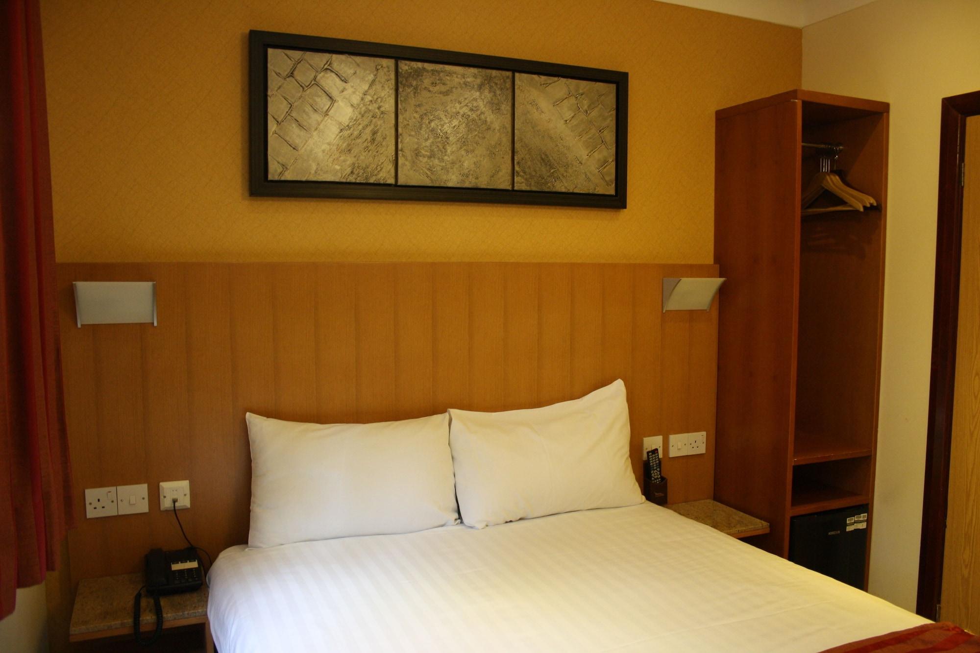 Eurotraveller Hotel- Express Лондон Екстер'єр фото