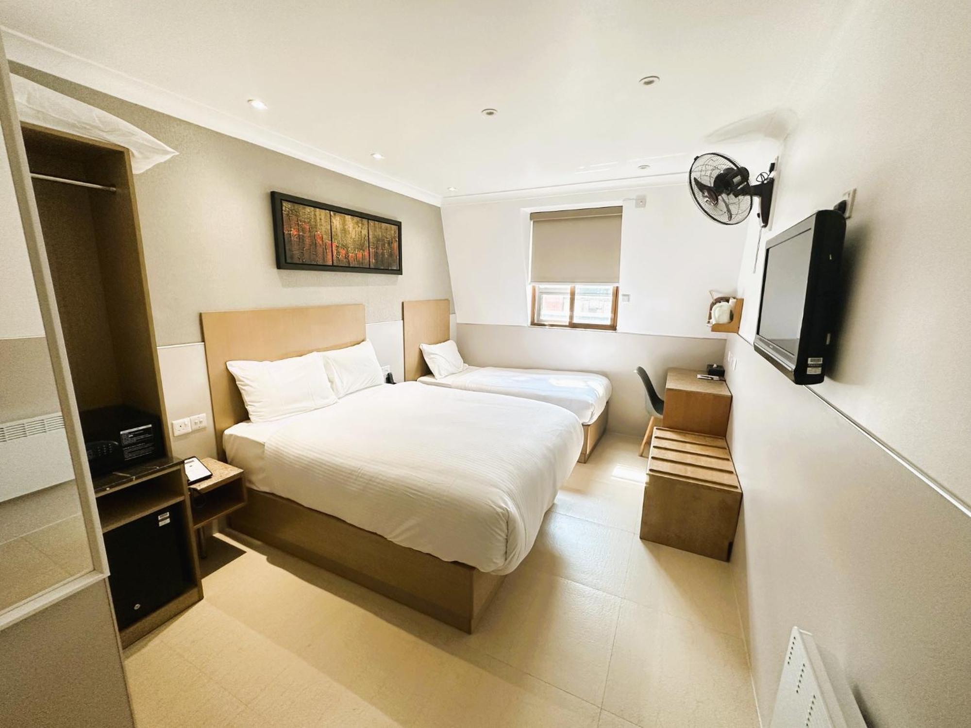 Eurotraveller Hotel- Express Лондон Екстер'єр фото