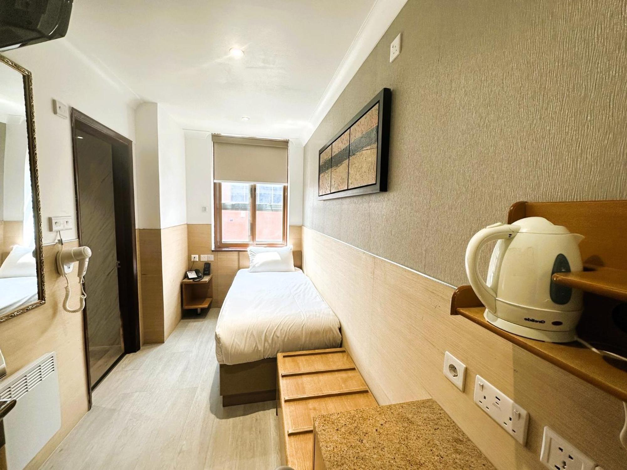 Eurotraveller Hotel- Express Лондон Екстер'єр фото