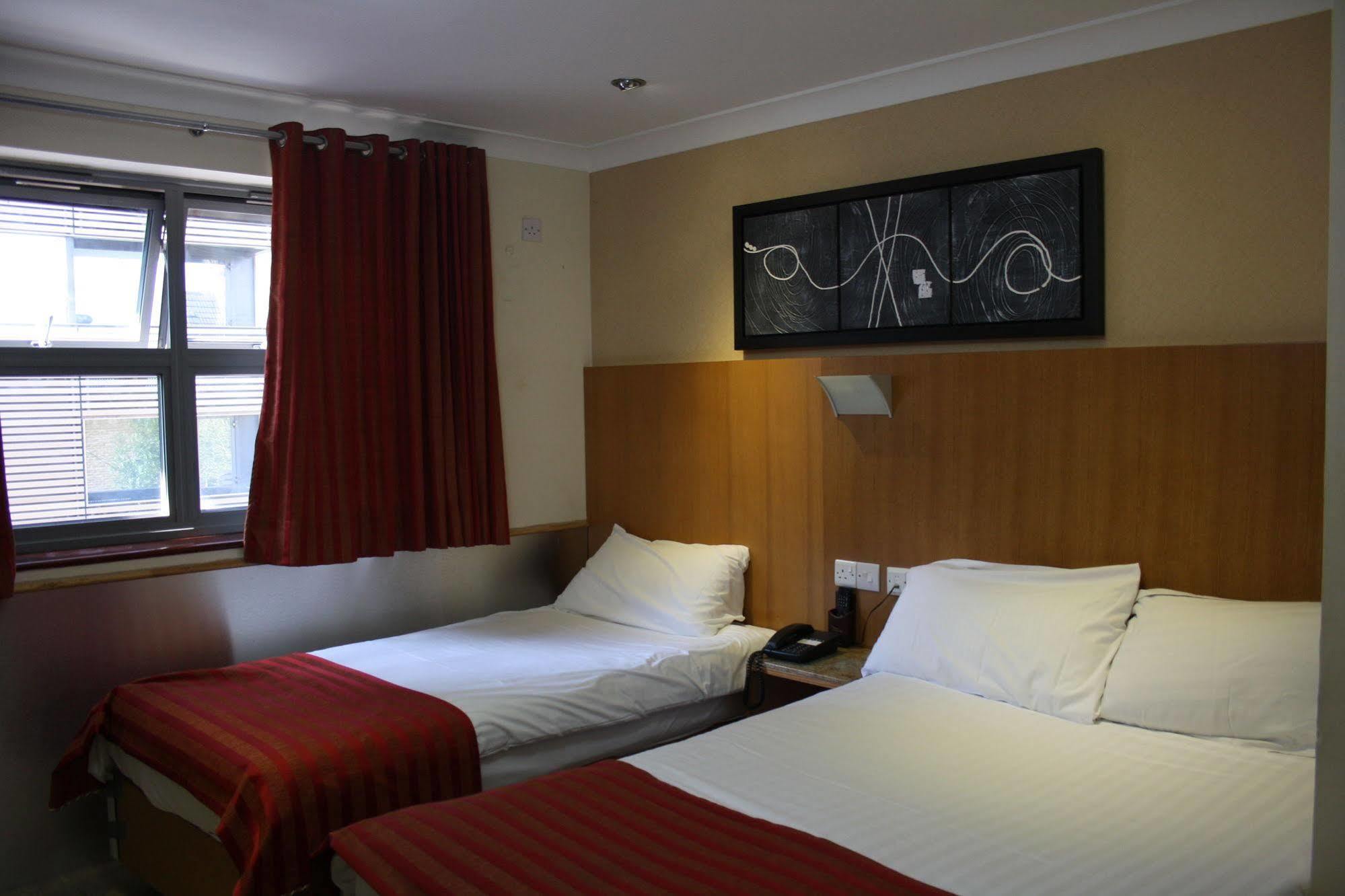 Eurotraveller Hotel- Express Лондон Екстер'єр фото